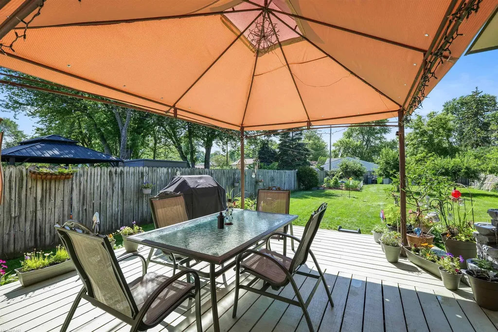 34321 Jefferson Avenue Harrison Charter Township MI 48045