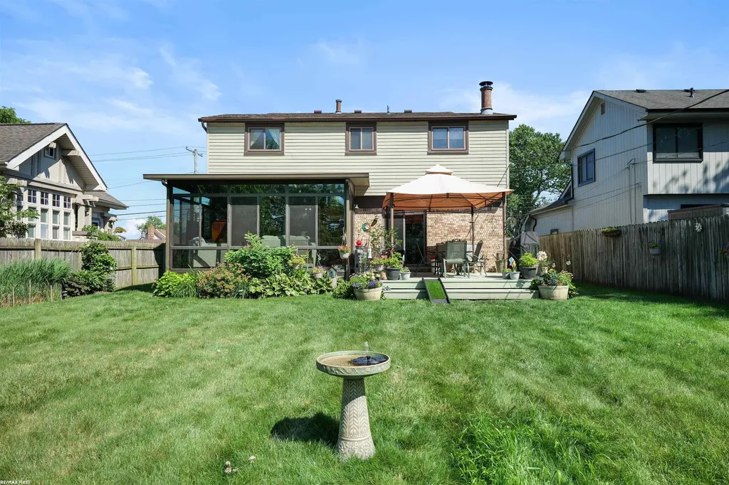 34321 Jefferson Avenue Harrison Charter Township MI 48045