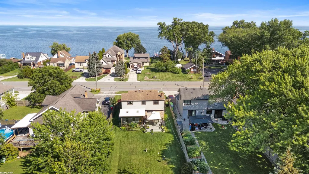 34321 Jefferson Avenue Harrison Charter Township MI 48045