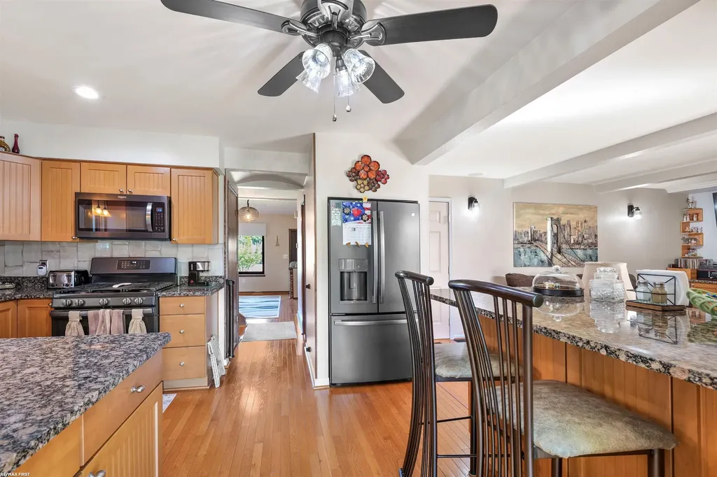 34321 Jefferson Avenue Harrison Charter Township MI 48045