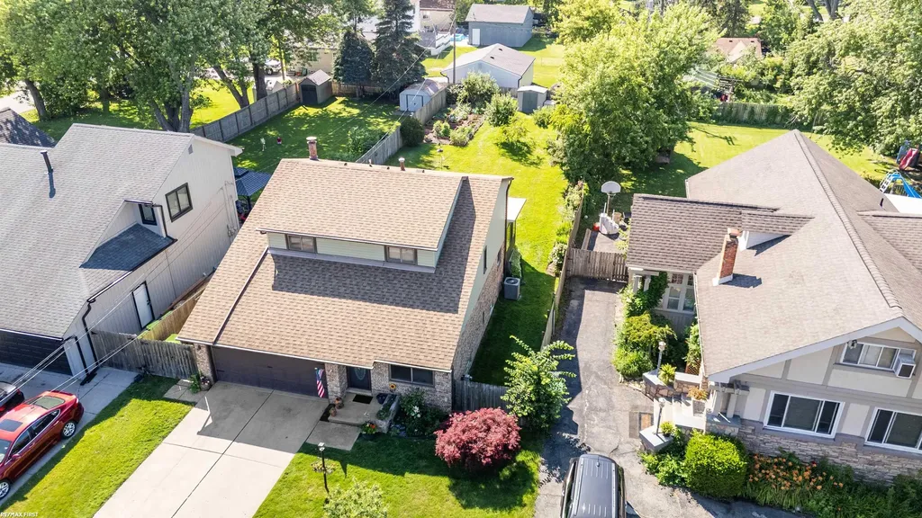 34321 Jefferson Avenue Harrison Charter Township MI 48045