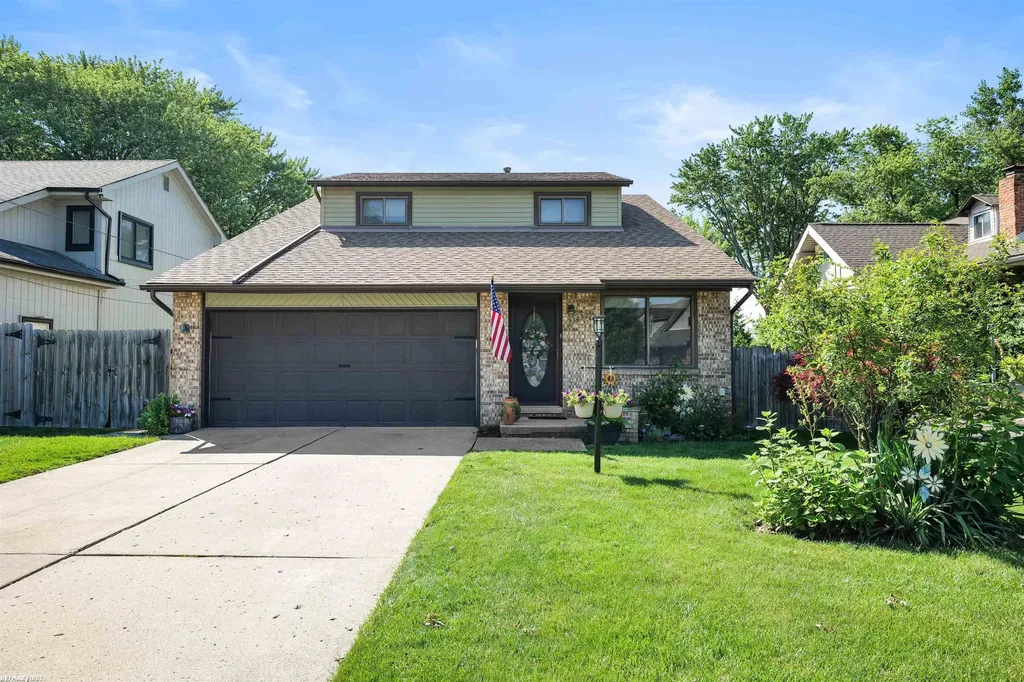 34321 Jefferson Avenue Harrison Charter Township MI 48045