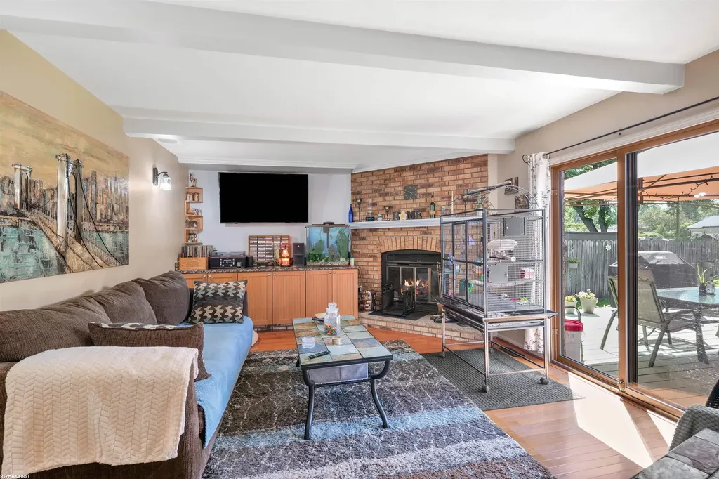 34321 Jefferson Avenue Harrison Charter Township MI 48045