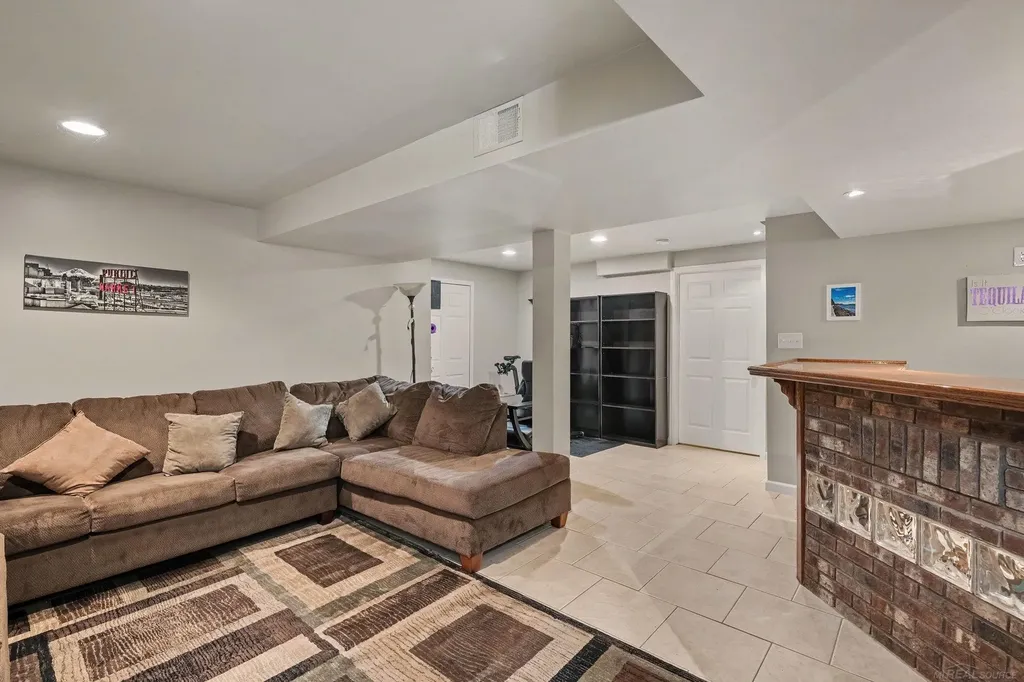 45658 Rathmore Street Macomb Township MI 48044