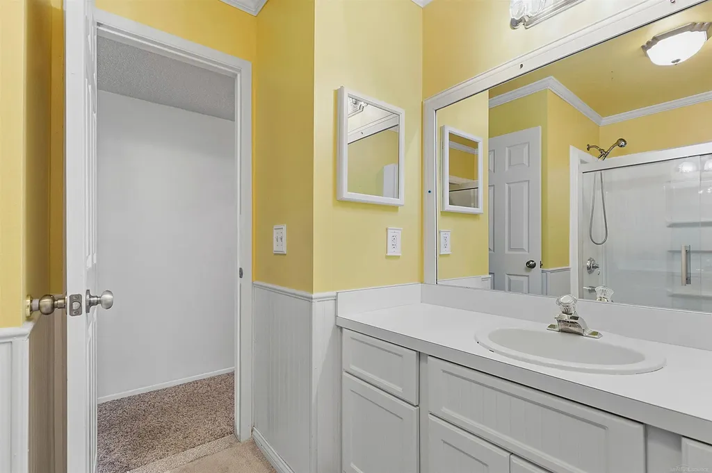 24746 Meadow Creek Drive Harrison Charter Township MI 48045