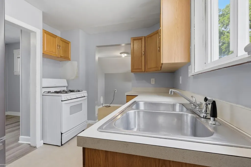 57 N Johnson Street Pontiac City MI 48341