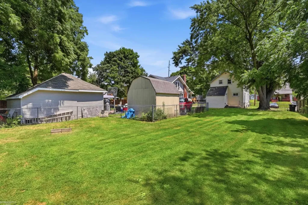 57 N Johnson Street Pontiac City MI 48341