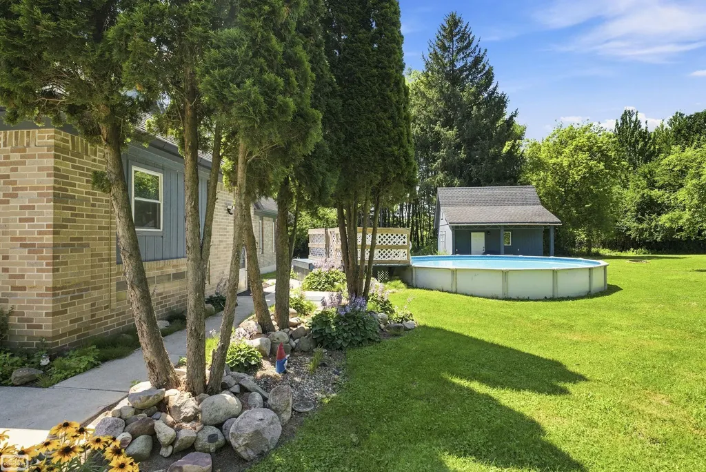 105 3rd Street Yale City MI 48097