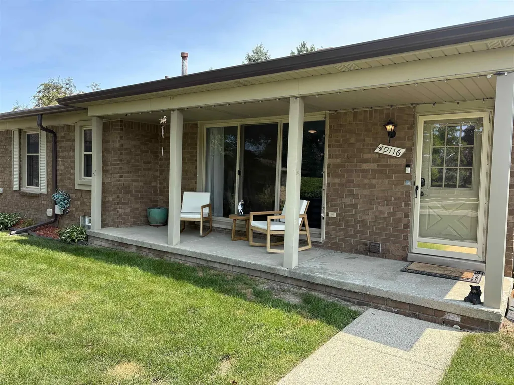 49116 Conway Court Shelby Charter Township MI 48315