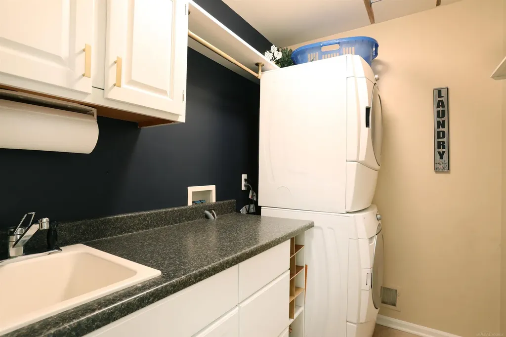 48535 Fairmont Drive Macomb Township MI 48044