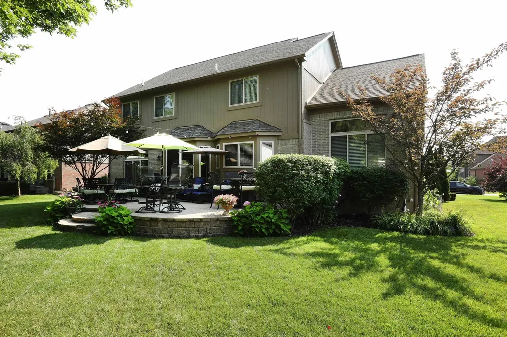 48535 Fairmont Drive Macomb Township MI 48044