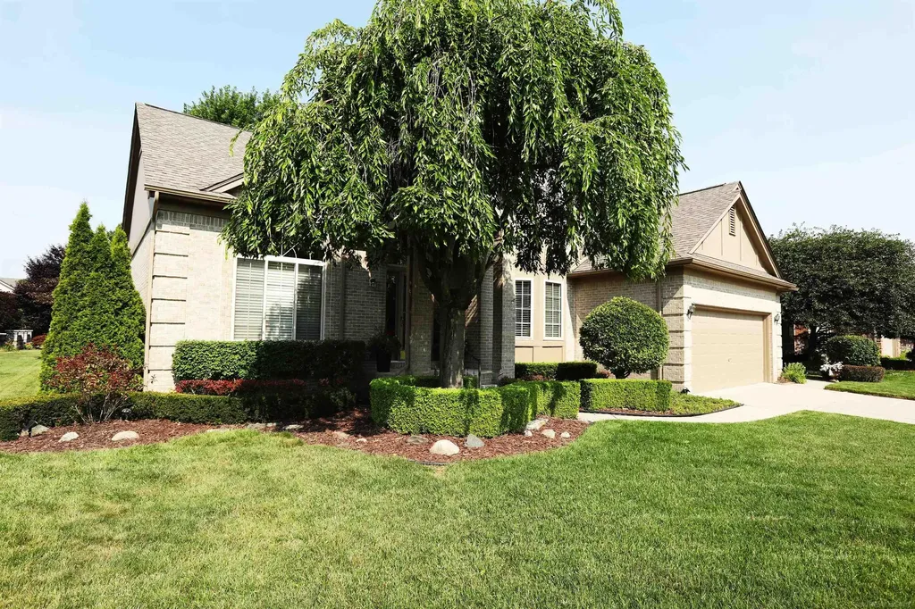 48535 Fairmont Drive Macomb Township MI 48044