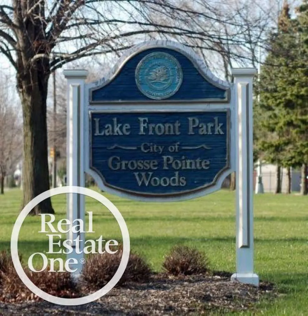 1072 S Brys Drive Grosse Pointe Woods City MI 48236