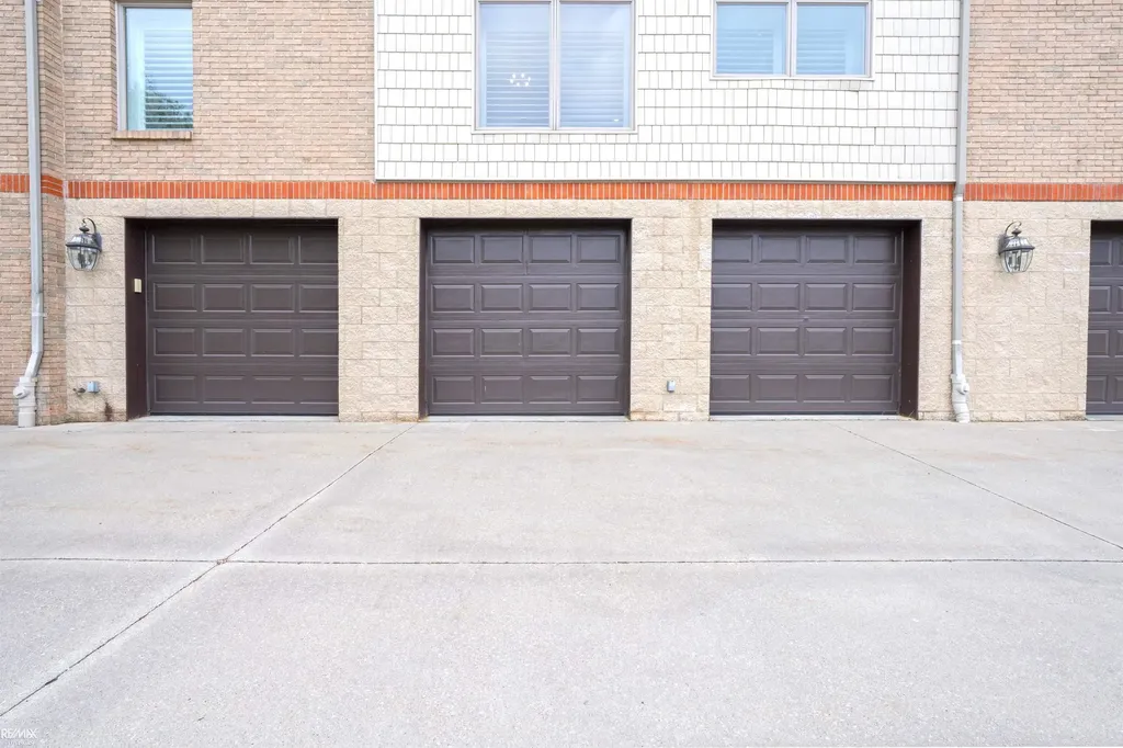 32172 N River Road Harrison Charter Township MI 48045