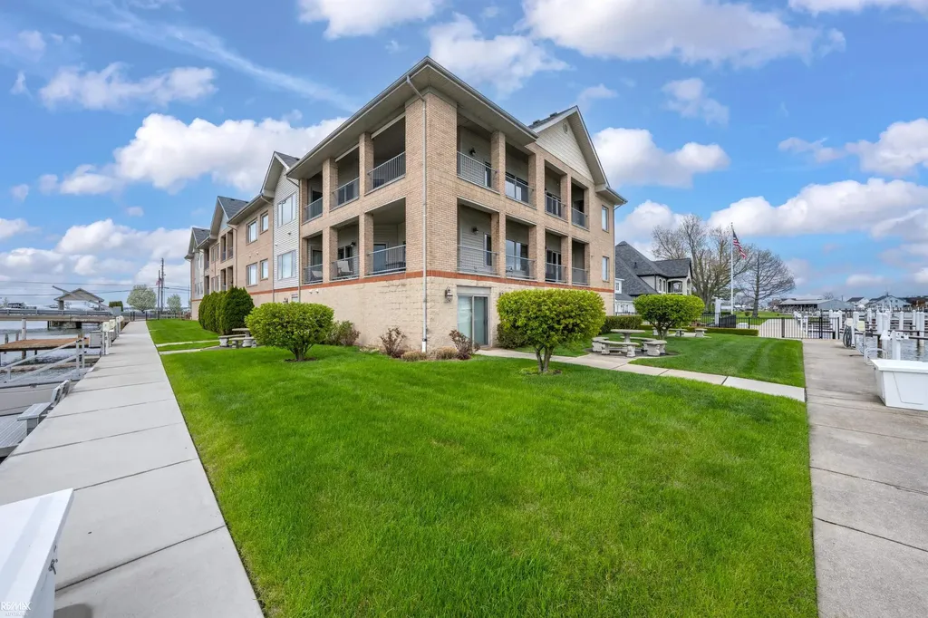 32172 N River Road Harrison Charter Township MI 48045