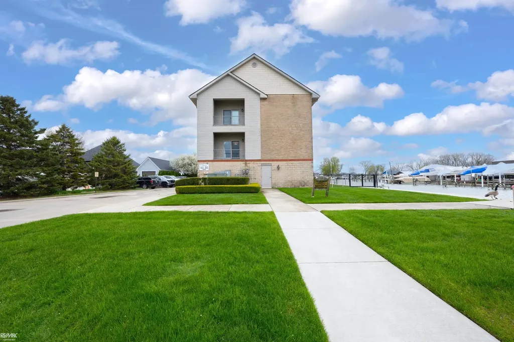 32172 N River Road Harrison Charter Township MI 48045