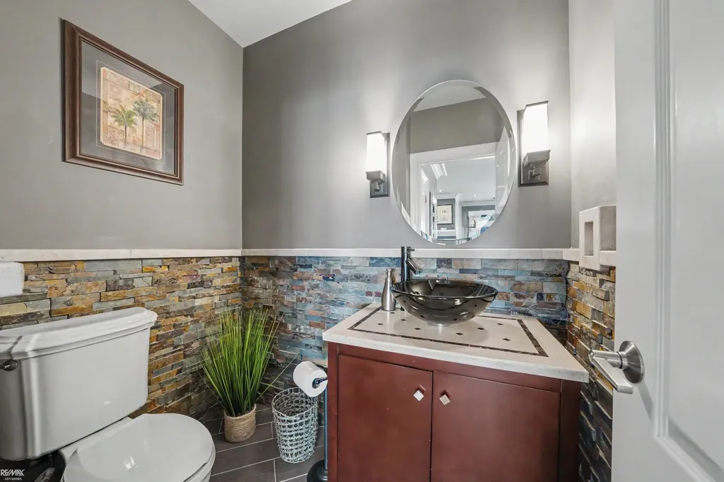 32172 N River Road Harrison Charter Township MI 48045