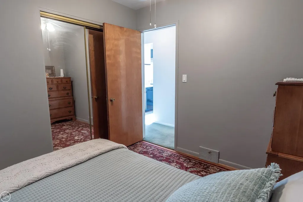 8324 Darlene Street Warren City MI 48093
