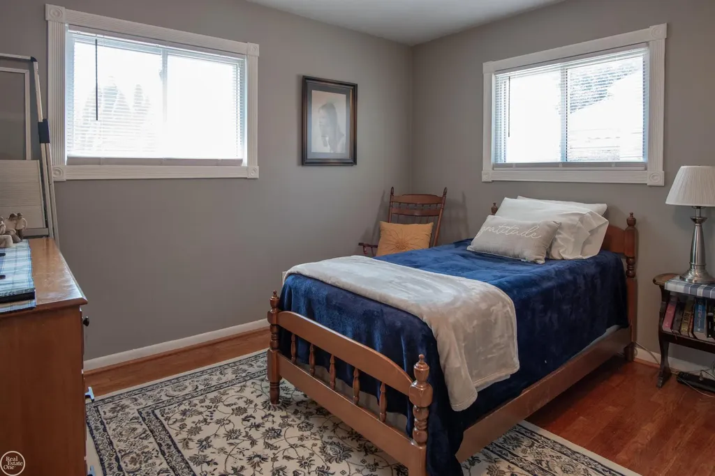 8324 Darlene Street Warren City MI 48093