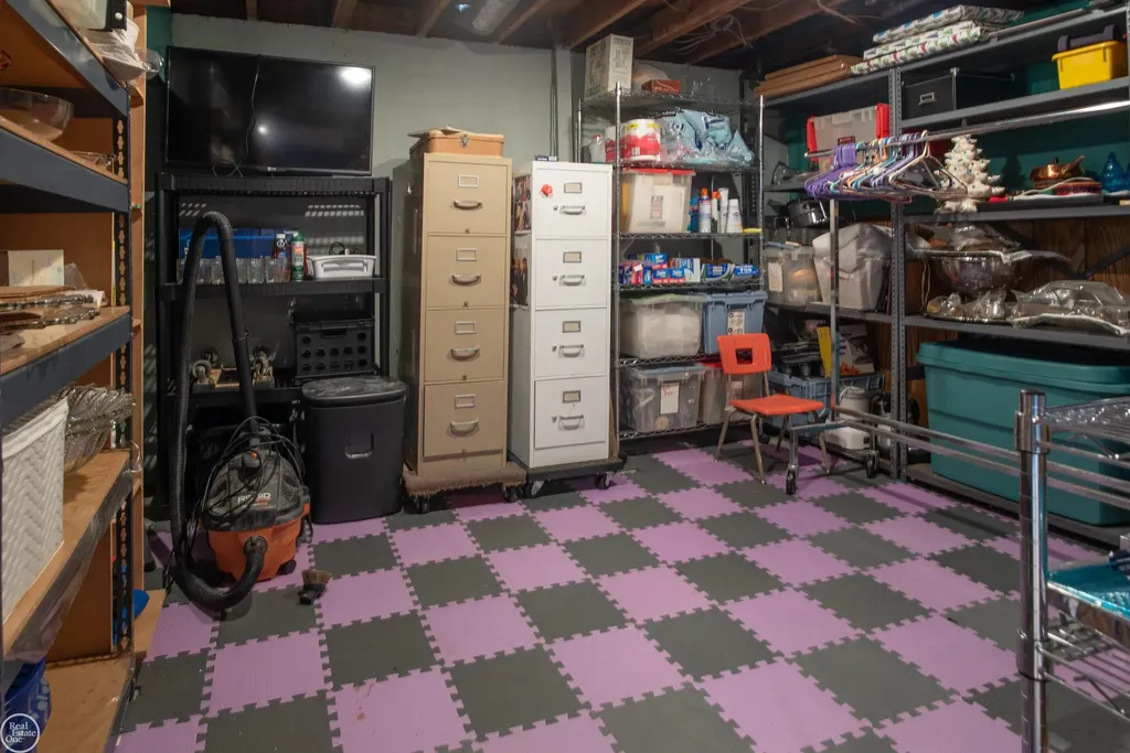 8324 Darlene Street Warren City MI 48093