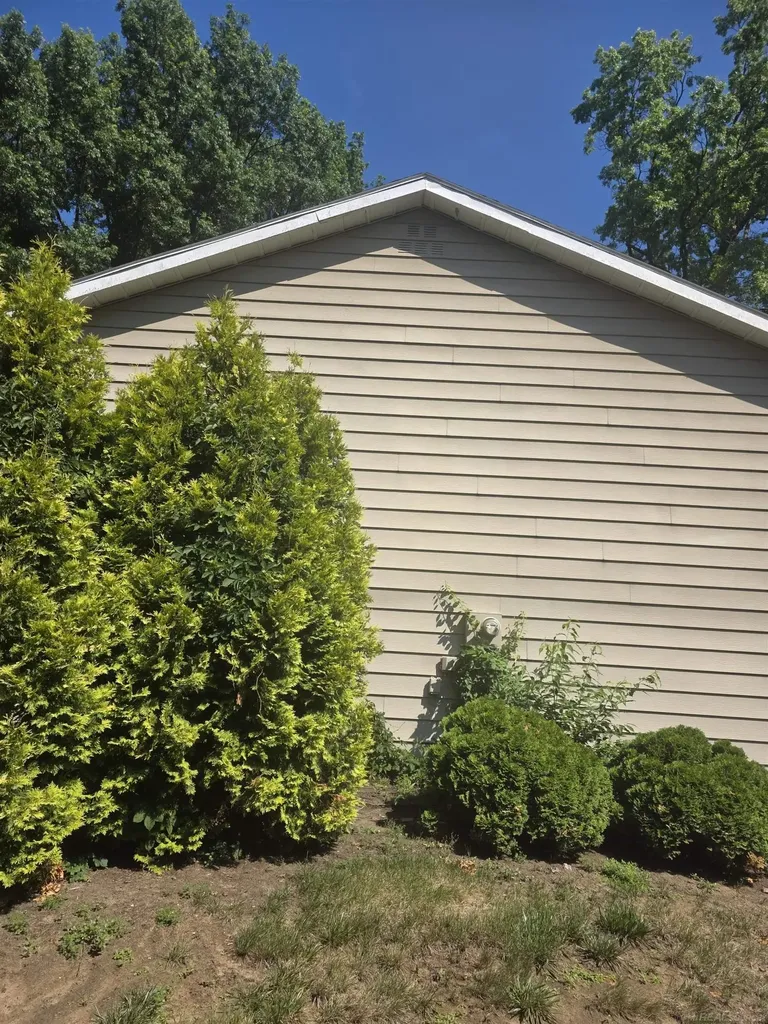 1347 Rutledge Drive Bedford Township MI 48182