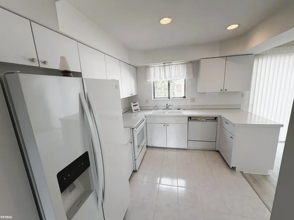 41171 Olivet Drive Sterling Heights City MI 48313