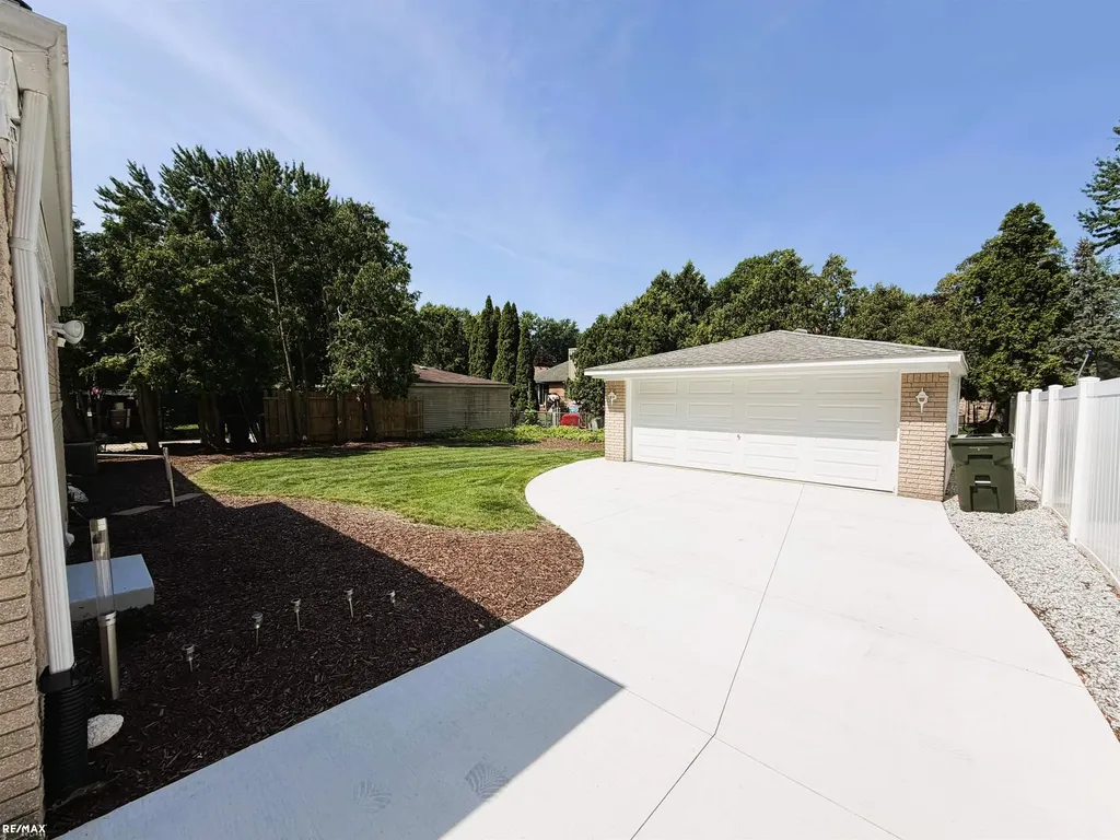 41171 Olivet Drive Sterling Heights City MI 48313
