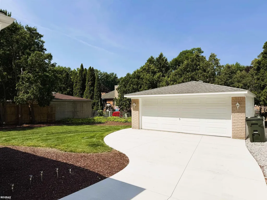 41171 Olivet Drive Sterling Heights City MI 48313