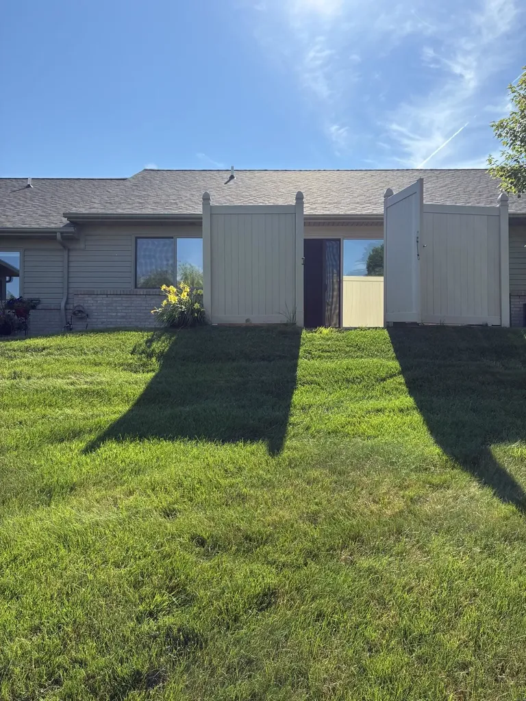 35275 Silver Maple Drive Clinton Charter Township MI 48035
