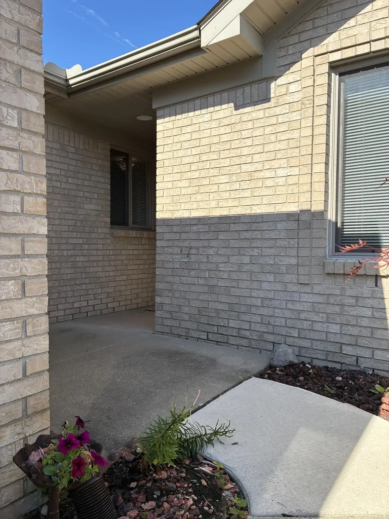 35275 Silver Maple Drive Clinton Charter Township MI 48035