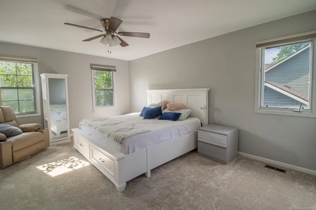 7584 Maple Drive Westland City MI 48185