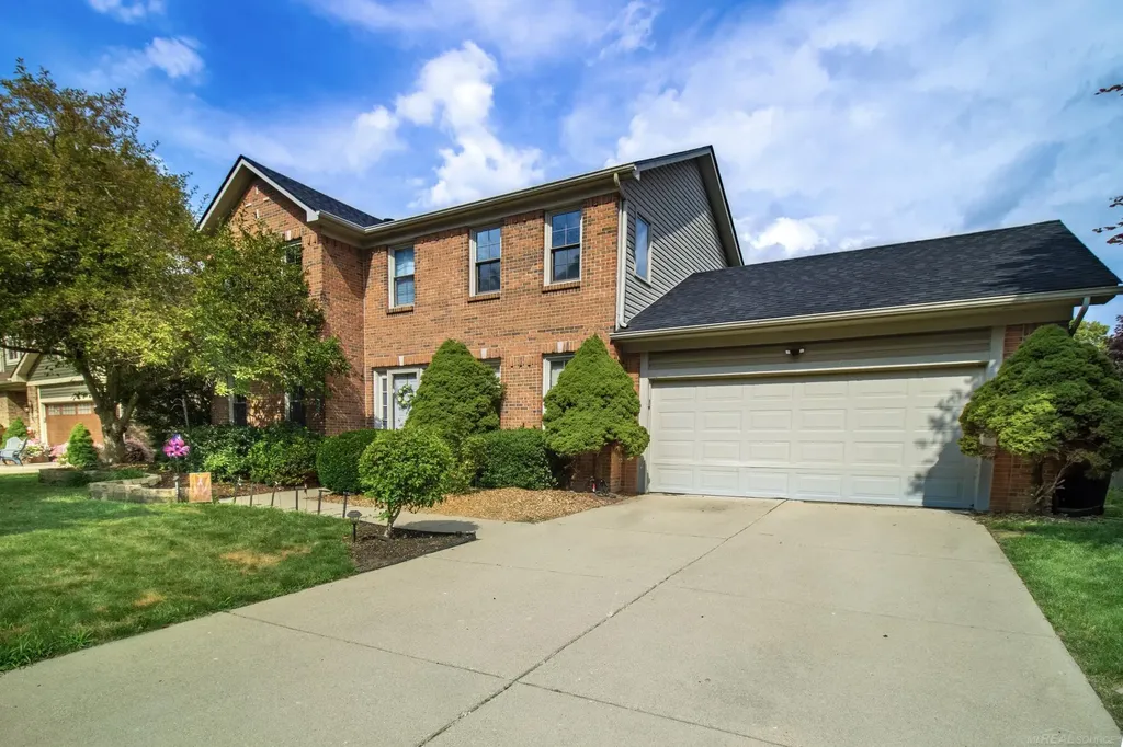 7584 Maple Drive Westland City MI 48185