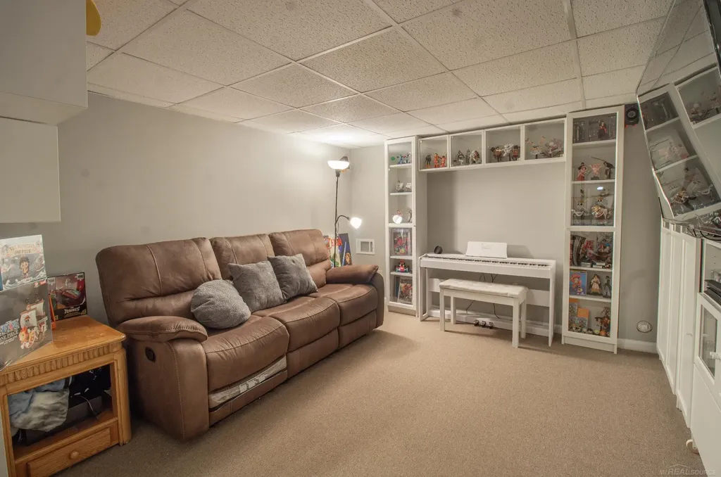 7584 Maple Drive Westland City MI 48185