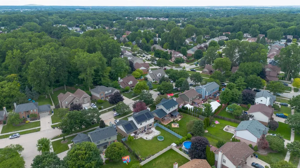 7584 Maple Drive Westland City MI 48185