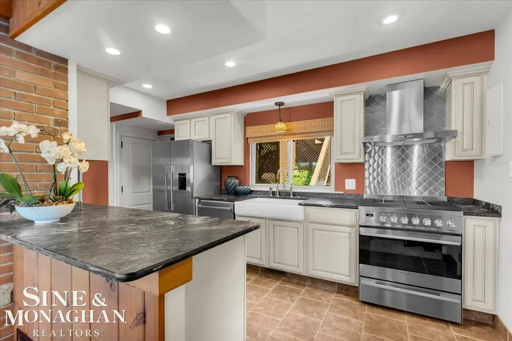 5940 Silver Birch Road Hadley Township MI 48462