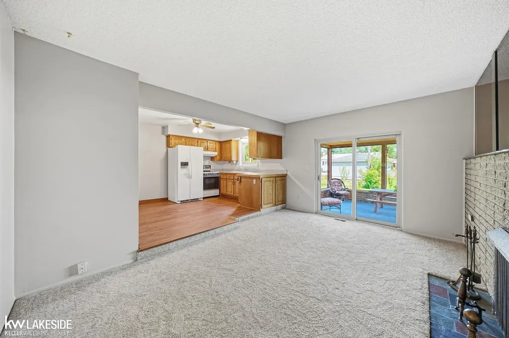 25318 Rubin Road Warren City MI 48089