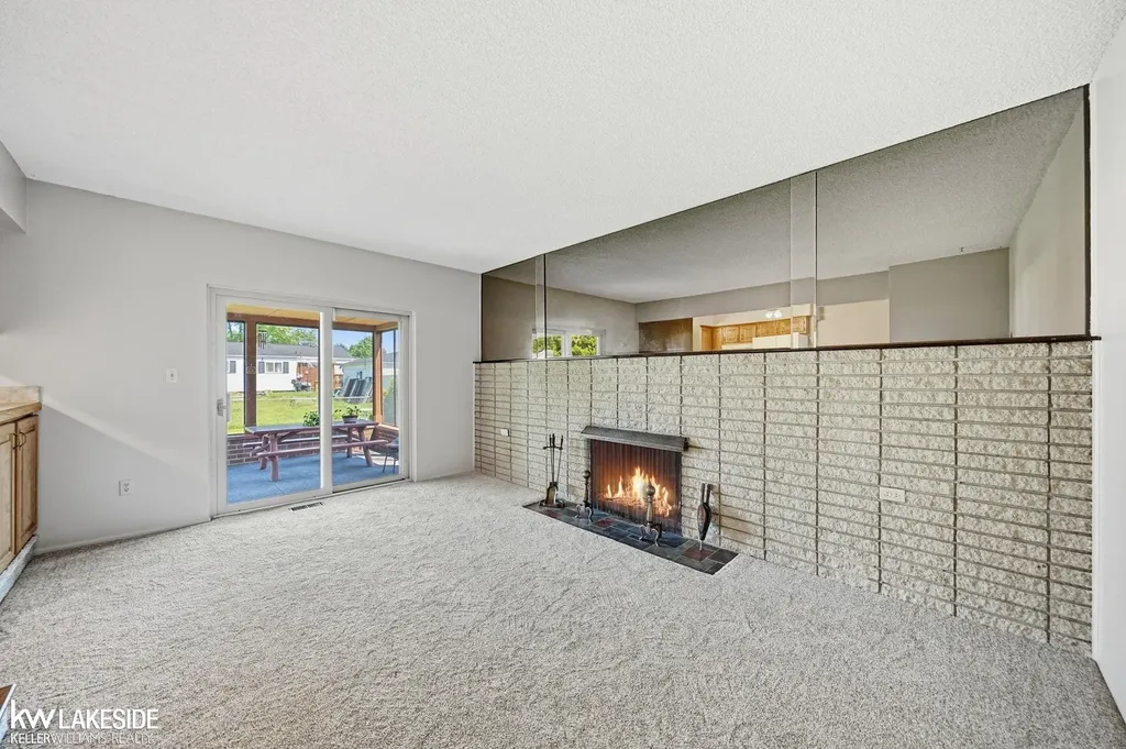 25318 Rubin Road Warren City MI 48089