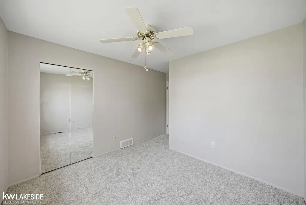 25318 Rubin Road Warren City MI 48089