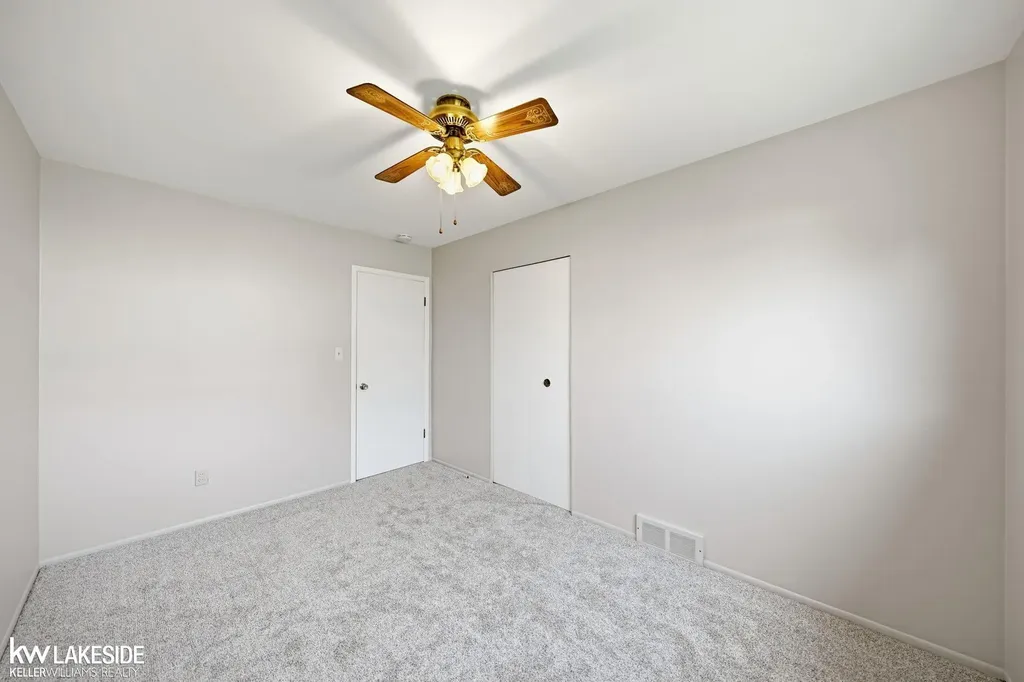 25318 Rubin Road Warren City MI 48089