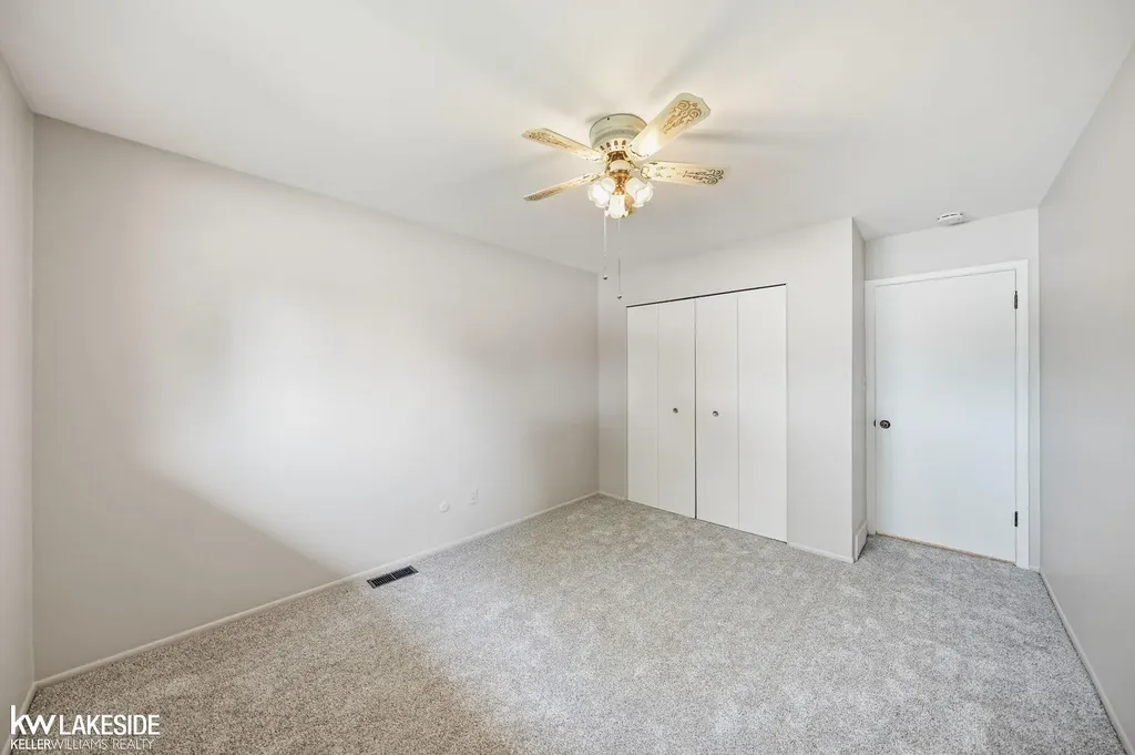 25318 Rubin Road Warren City MI 48089