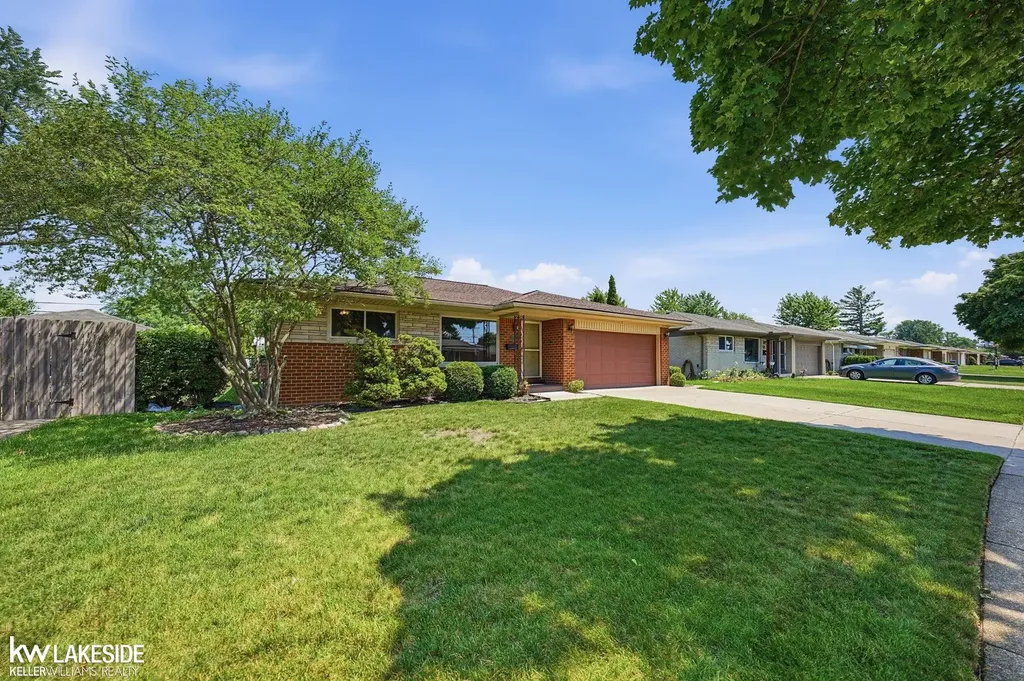 25318 Rubin Road Warren City MI 48089