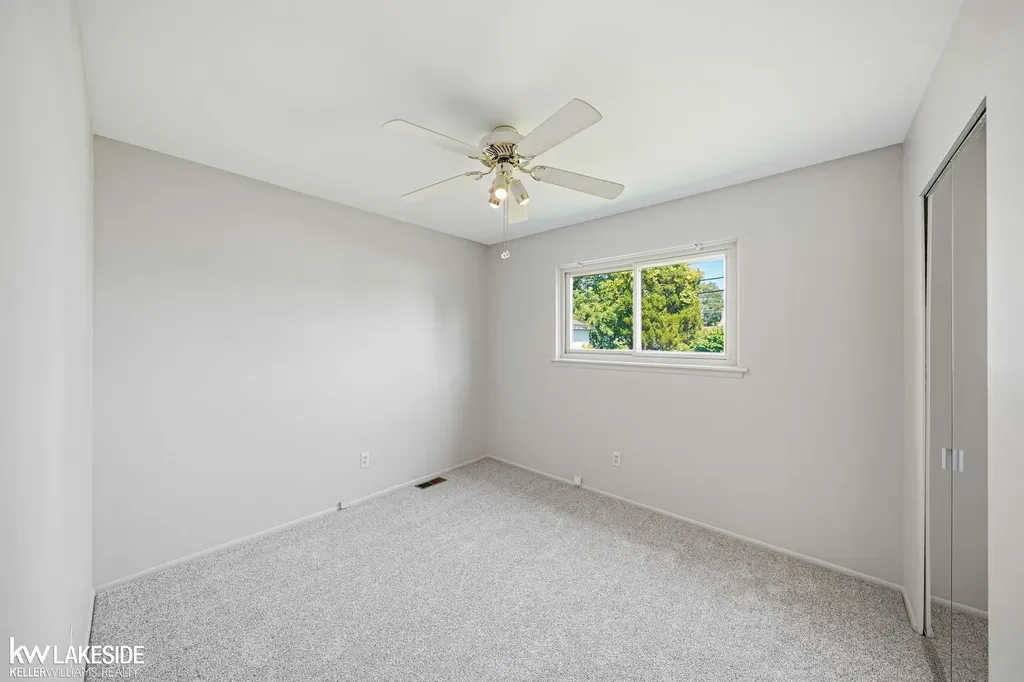 25318 Rubin Road Warren City MI 48089