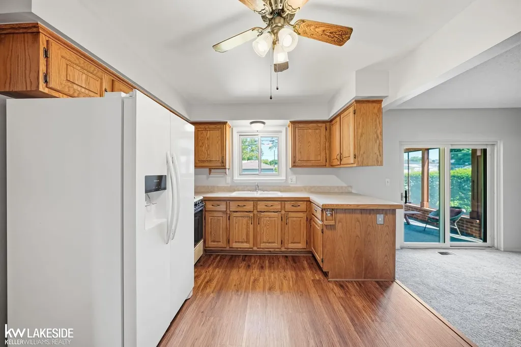 25318 Rubin Road Warren City MI 48089