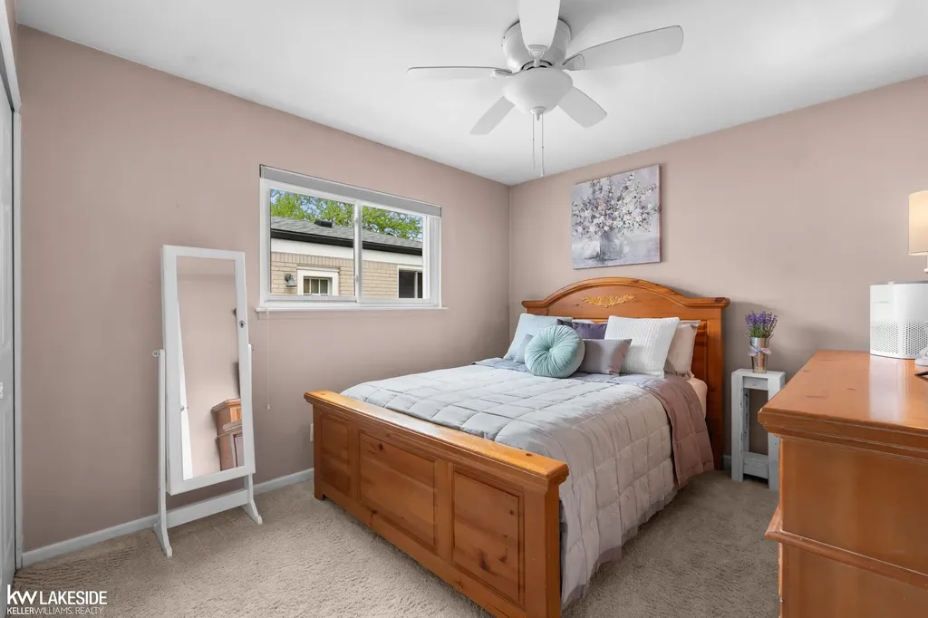 32344 Firwood Warren City MI 48088