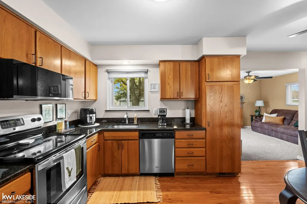 32344 Firwood Warren City MI 48088