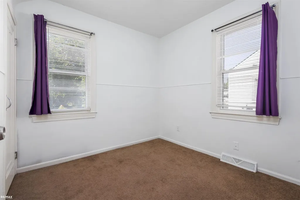 22012 Grand Lake Street St. Clair Shores City MI 48080