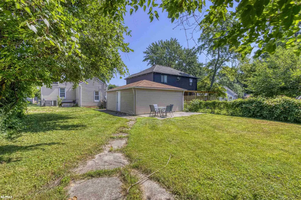 22012 Grand Lake Street St. Clair Shores City MI 48080