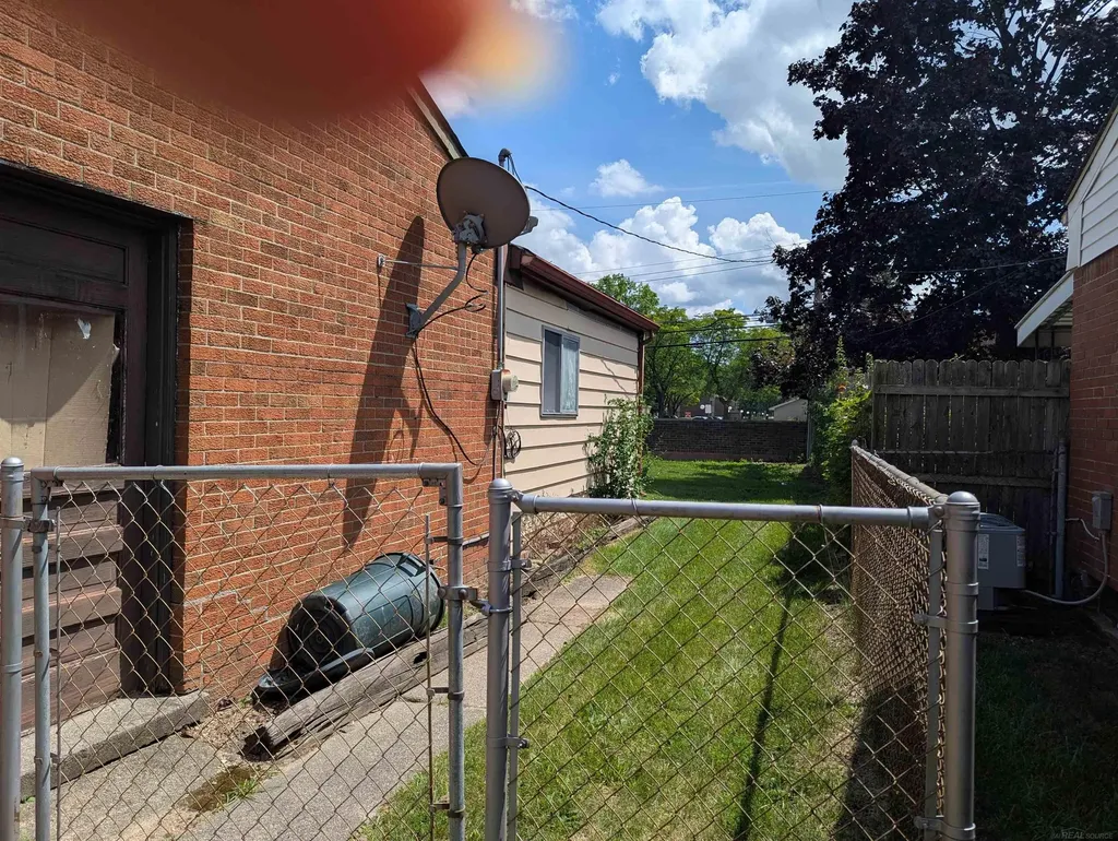 8256 San Marco Boulevard Sterling Heights City MI 48313