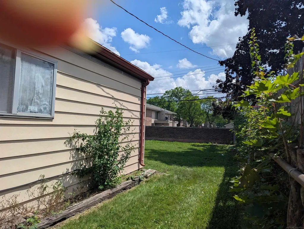 8256 San Marco Boulevard Sterling Heights City MI 48313