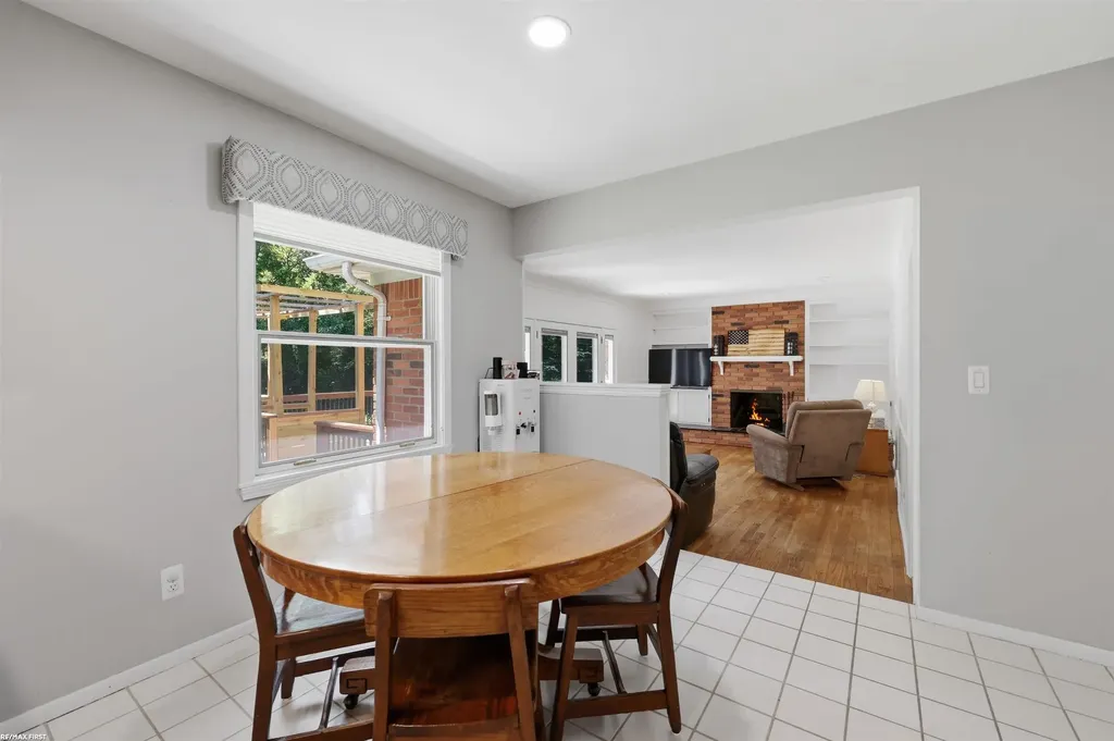 49861 Valley Drive Shelby Charter Township MI 48317